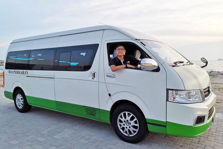 Chauffeur: Kuala Besut to Singapore Van Transfer