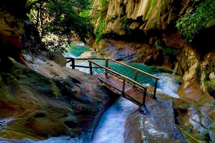Let's go to the Blue Pools