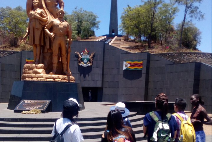 Harare City Tour & Zimbabwe Highlights