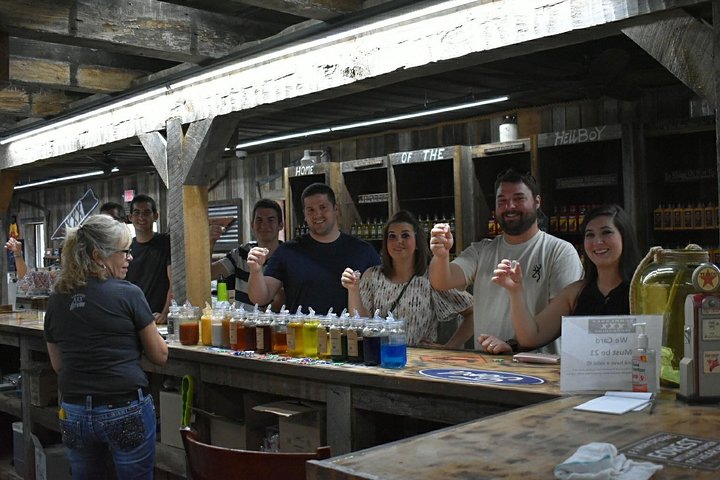 Famous Moonshine & Wine Tour From Pigeon Forge