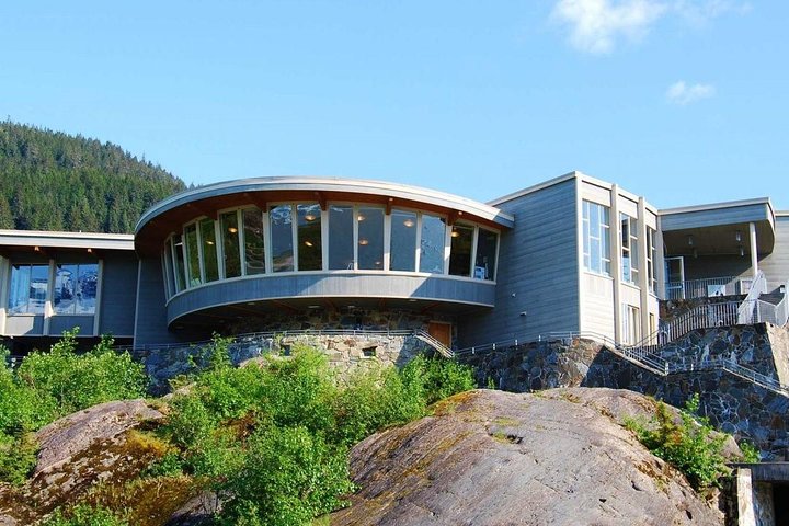 Mendenhall Glacier Park and Ultimate Whale Watch Combo