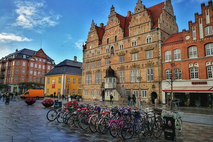 Aalborg Private Transfer from Aalborg city centre to Aalborg airport