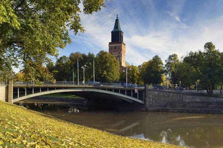 Turku Private Transfer from Turku city centre to Turku airport