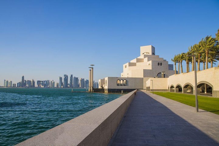 Doha: Guided City Tour with Airport and Hotel Pickup