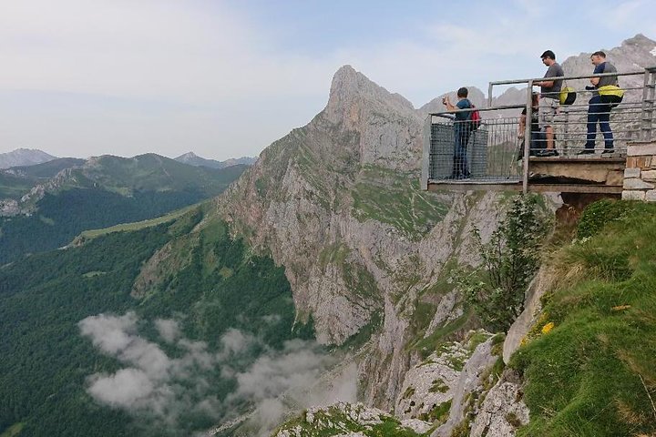 Picos de Europa and Potes Guided Tour from Santander-small groups