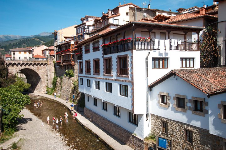 Picos de Europa and Potes Guided Tour from Santander-small groups