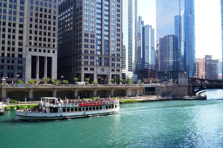 Chicago Architecture Center River Cruise aboard First Lady