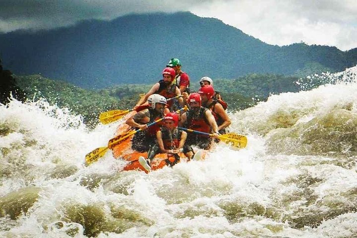 Rafting in the upper Pastaza (Level III + IV The best in Puyo) Ec