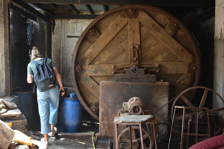 Dharavi slum tour in Mumbai by Female tour guides of the slum