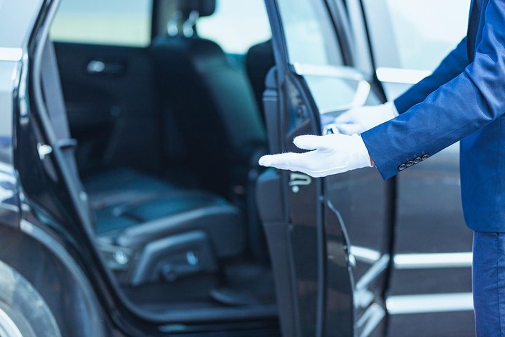 Private Departure Transfer: Hotel to Yangon International Airport (RGN)