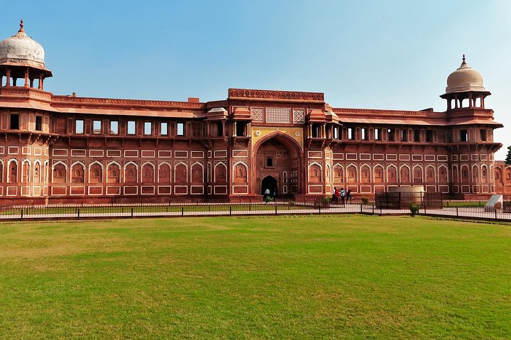 Overnight Agra Tour From Ahmedabad with Return Flights