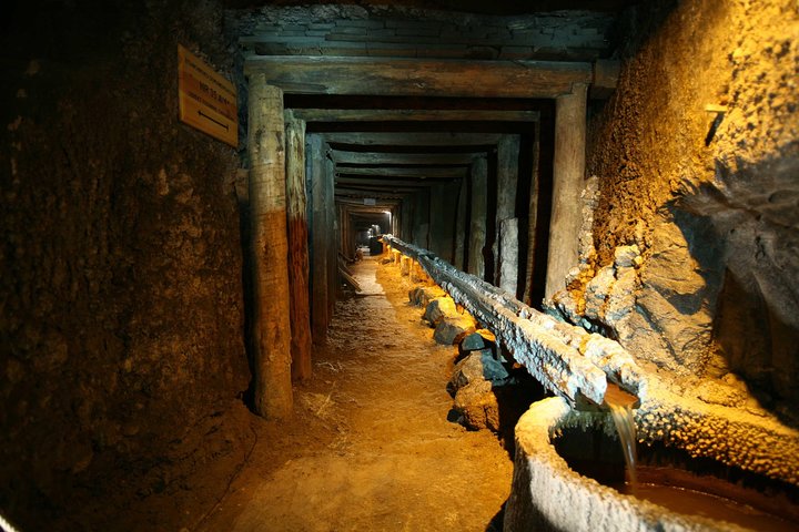 Wieliczka Salt Mine Guided Tour from Krakow with Transport