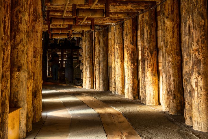 Wieliczka Salt Mine Guided Tour from Krakow with Transport
