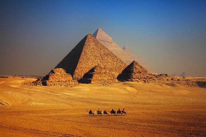 Full day tour to Giza Pyramids, Memphis, Sakkara & Dahshur with private guide