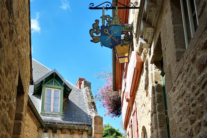 Private Day Tour of Mont Saint-Michel from Caen