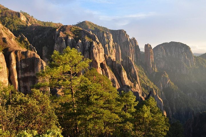 La Pirámide Park // WALK AND DISCOVER THE PARK