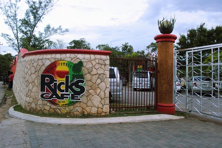 Party Catamaran: OpenBar, Music, Negril Beach, Rick's Cafe, Reef