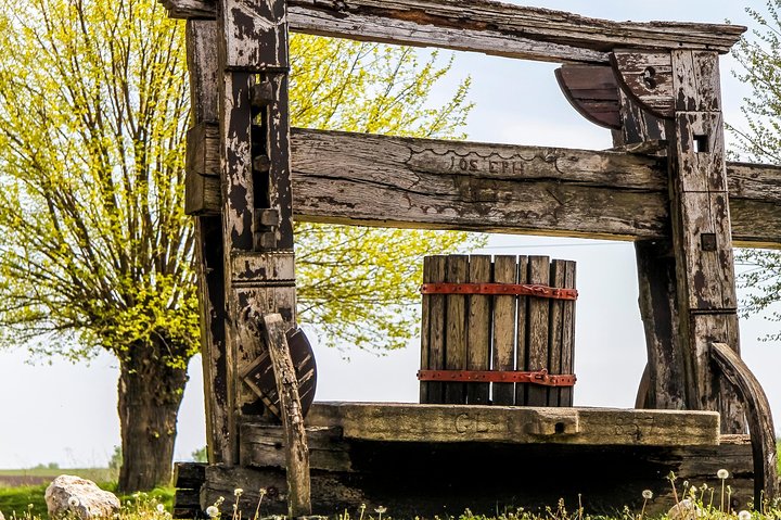 Countryside Half-day Gastro-Wine Tour from Budapest Meal & pickup