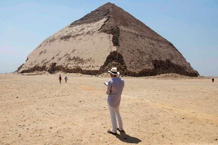 Full day Private Tour Giza Pyramids Sakkara Memphis Dahshur