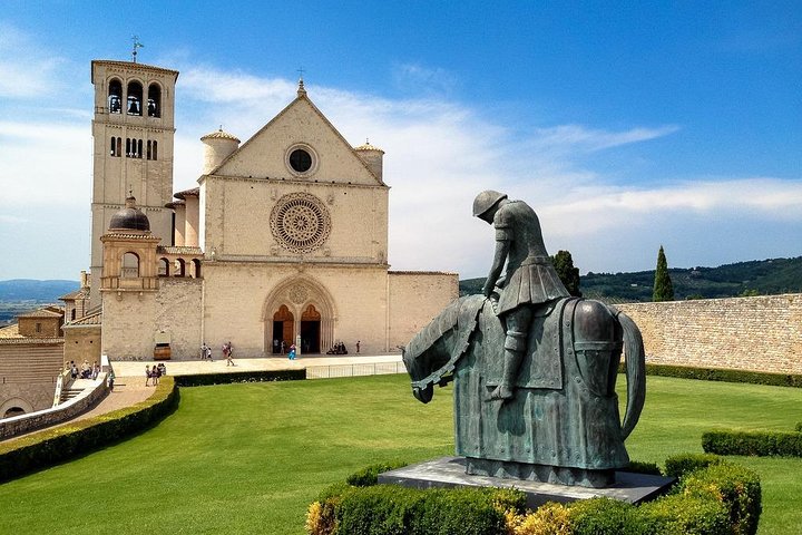 Private St. Francis Basilica of Assisi and City Walking Tour