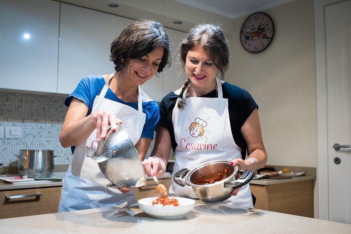 Small group Pasta and Tiramisu class in Rimini by Cesarine