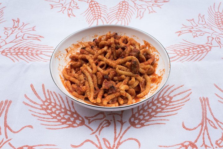 Small group Pasta and Tiramisu class in Rimini by Cesarine