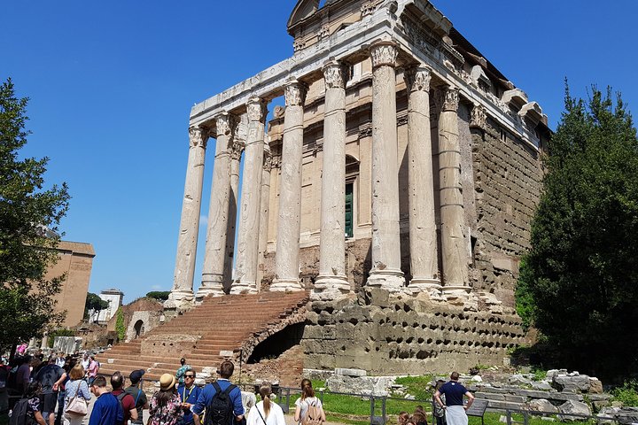 Colosseum Arena Floor, Roman Forum and Palatine Hill Tour