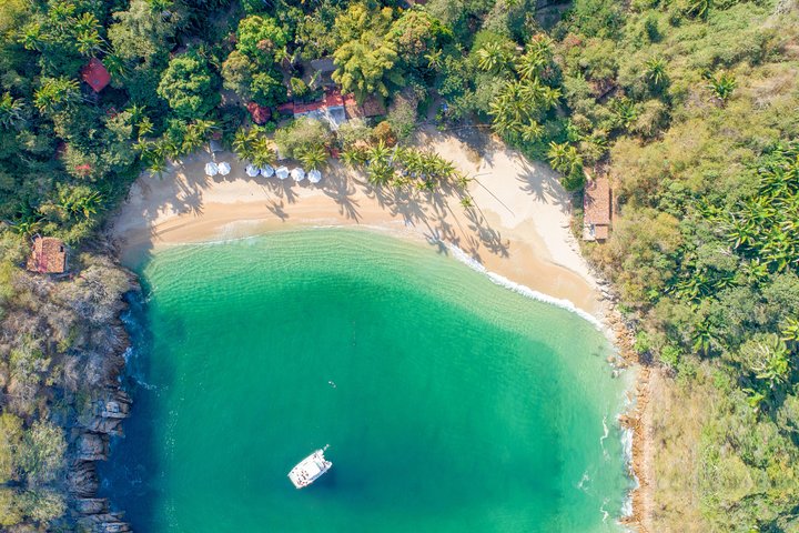 Puerto Vallarta Luxury Yacht Tour: Snorkeling, Open Bar and Lunch