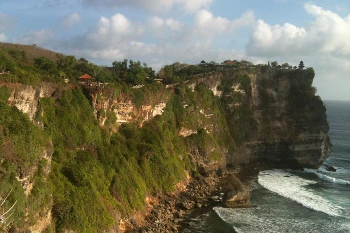 Private Uluwatu Temple and Kecak Fire Dance Evening Tour in Jimbaran Bay