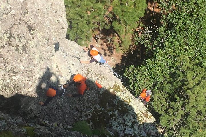 La Pirámide Park // VIA FERRATA, RAPPEL, ZIPLINE