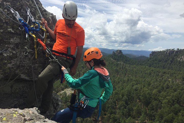 La Pirámide Park // VIA FERRATA, RAPPEL, ZIPLINE