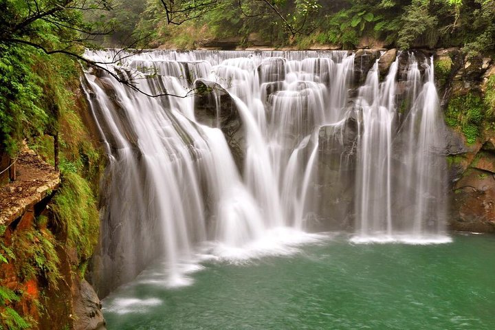 Full-Day Tour in Shifen, Jiufen & Yehliu of Taipei (Incl. ticket)