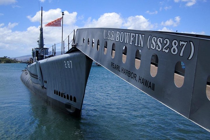 Pearl Harbor USS Arizona Memorial & Battleship Missouri
