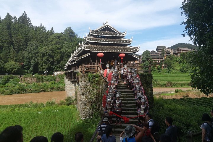 Longsheng(Longji) hotel to Fenghuang hotel and stops at Chengyang Dong Village
