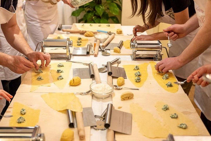 Cesarine: Small group Pasta and Tiramisu class in Viareggio