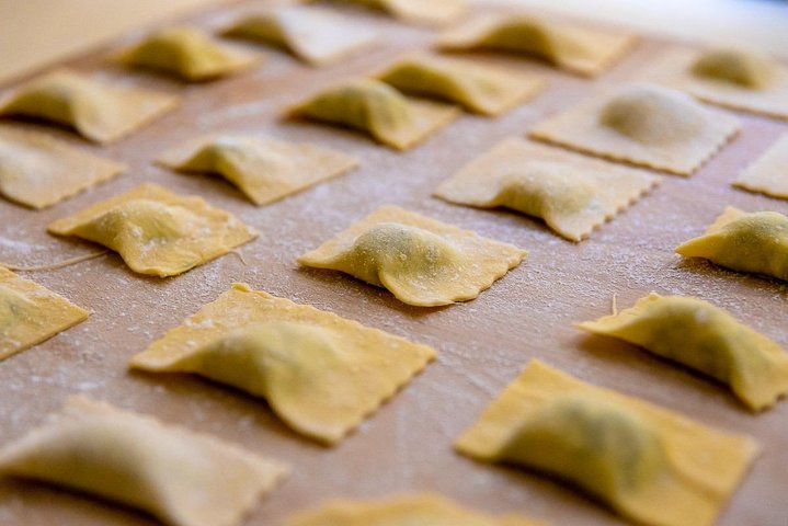 Cesarine: Small group Pasta and Tiramisu class in Viareggio