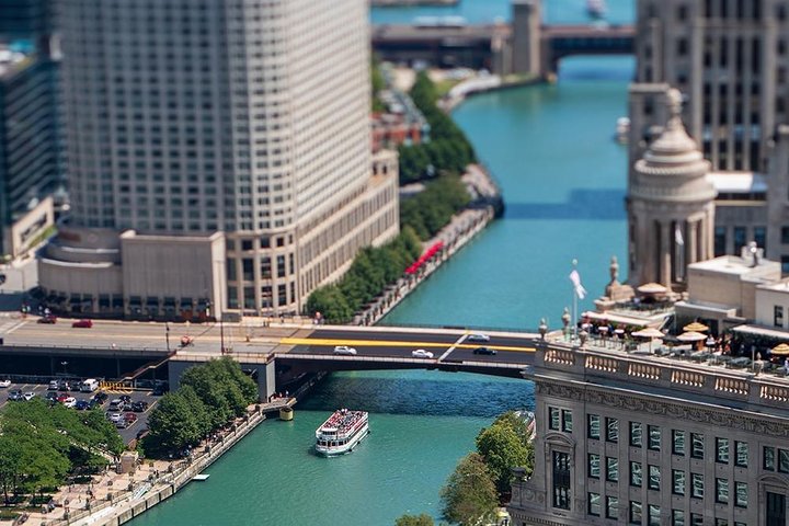 Chicago Sightseeing River and Lake Cruise
