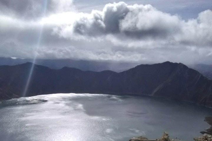 2 volcanoes Cotopaxi and Quilotoa in 1 Day