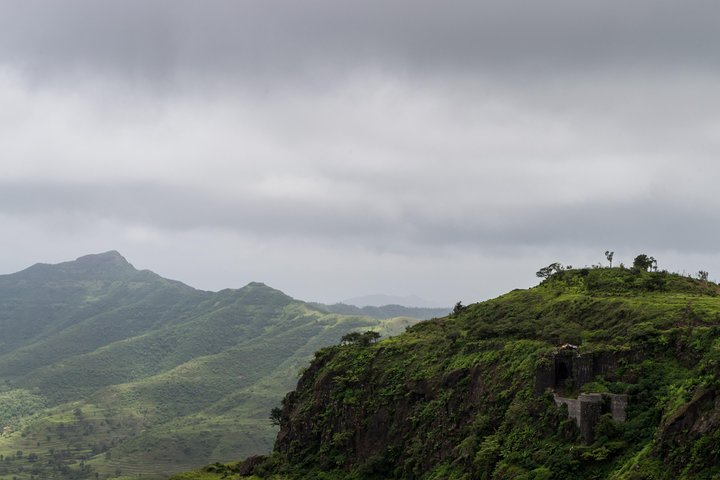 Sinhagad Fort Trip (Guided Half Day Sightseeing Tour)
