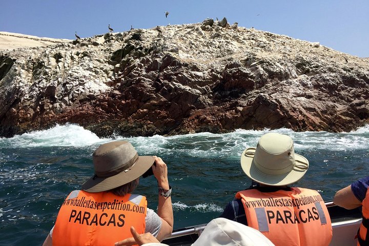 BALLESTAS ISLANDS + Paracas and Candelabra Reserve – Ica and Paracas