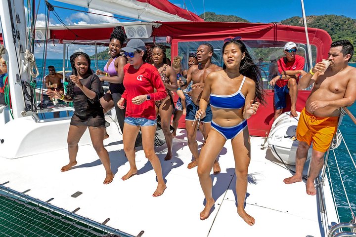 All Inclusive Taboga Island Catamaran Tour from Panama City