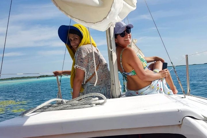 Sailing Tour through the Laguna de los Siete Colores