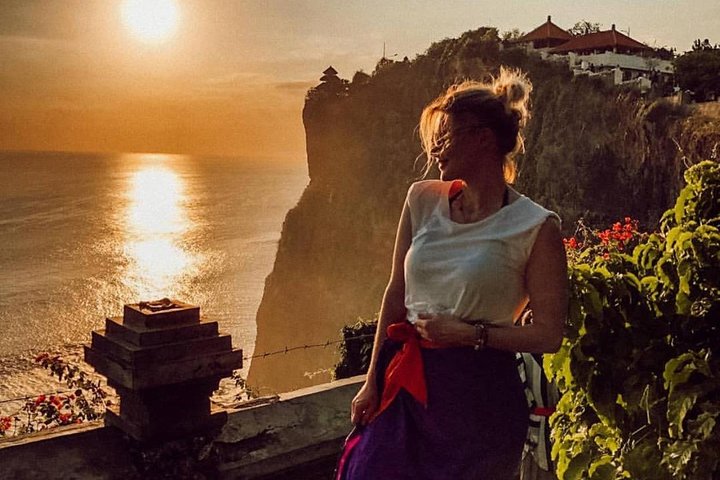 Private Uluwatu Temple and Kecak Fire Dance Evening Tour in Jimbaran Bay