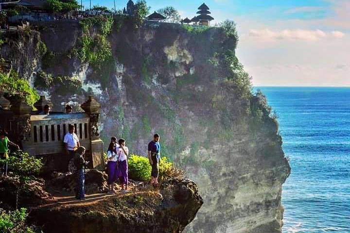 Private Uluwatu Temple and Kecak Fire Dance Evening Tour in Jimbaran Bay