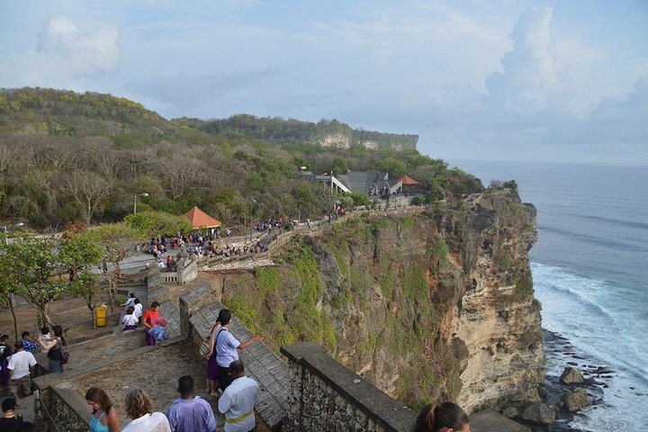 Private Uluwatu Temple and Kecak Fire Dance Evening Tour in Jimbaran Bay