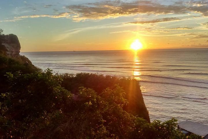 Private Uluwatu Temple and Kecak Fire Dance Evening Tour in Jimbaran Bay