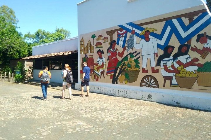 Charming Leon Outdoor - Culture, Nature and Fun
