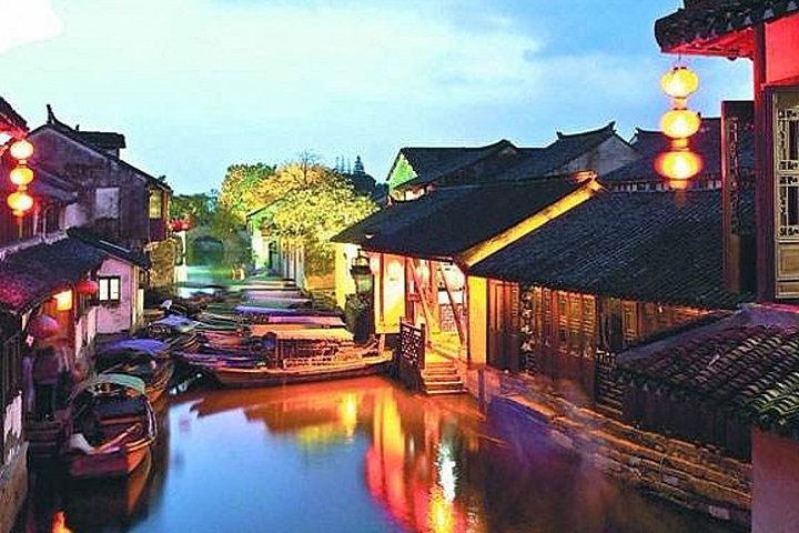 Tongli and Zhouzhuang Water Town Private Day Tour from Suzhou