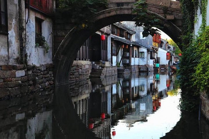 Tongli and Zhouzhuang Water Town Private Day Tour from Suzhou