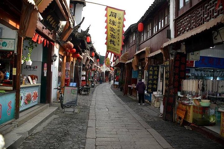 Tongli and Zhouzhuang Water Town Private Day Tour from Suzhou